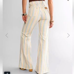 Wrangler Jeans Wanderer High Rise Flare